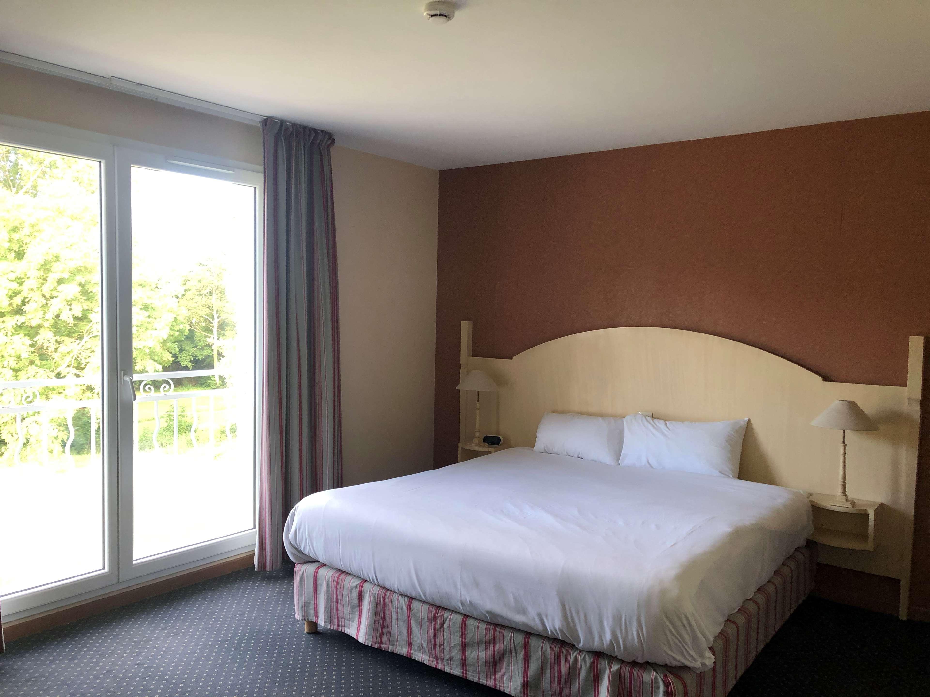 Best Western Golf D'Albon Exterior photo