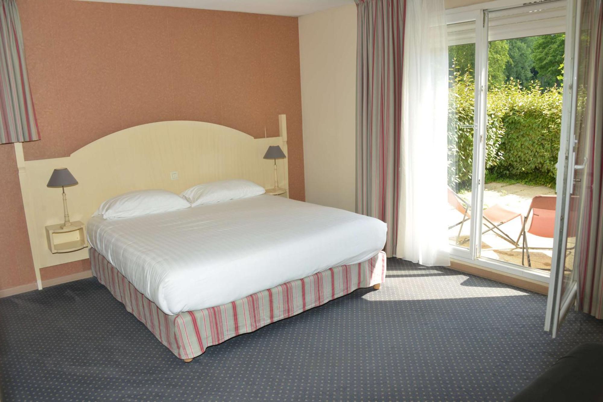 Best Western Golf D'Albon Exterior photo