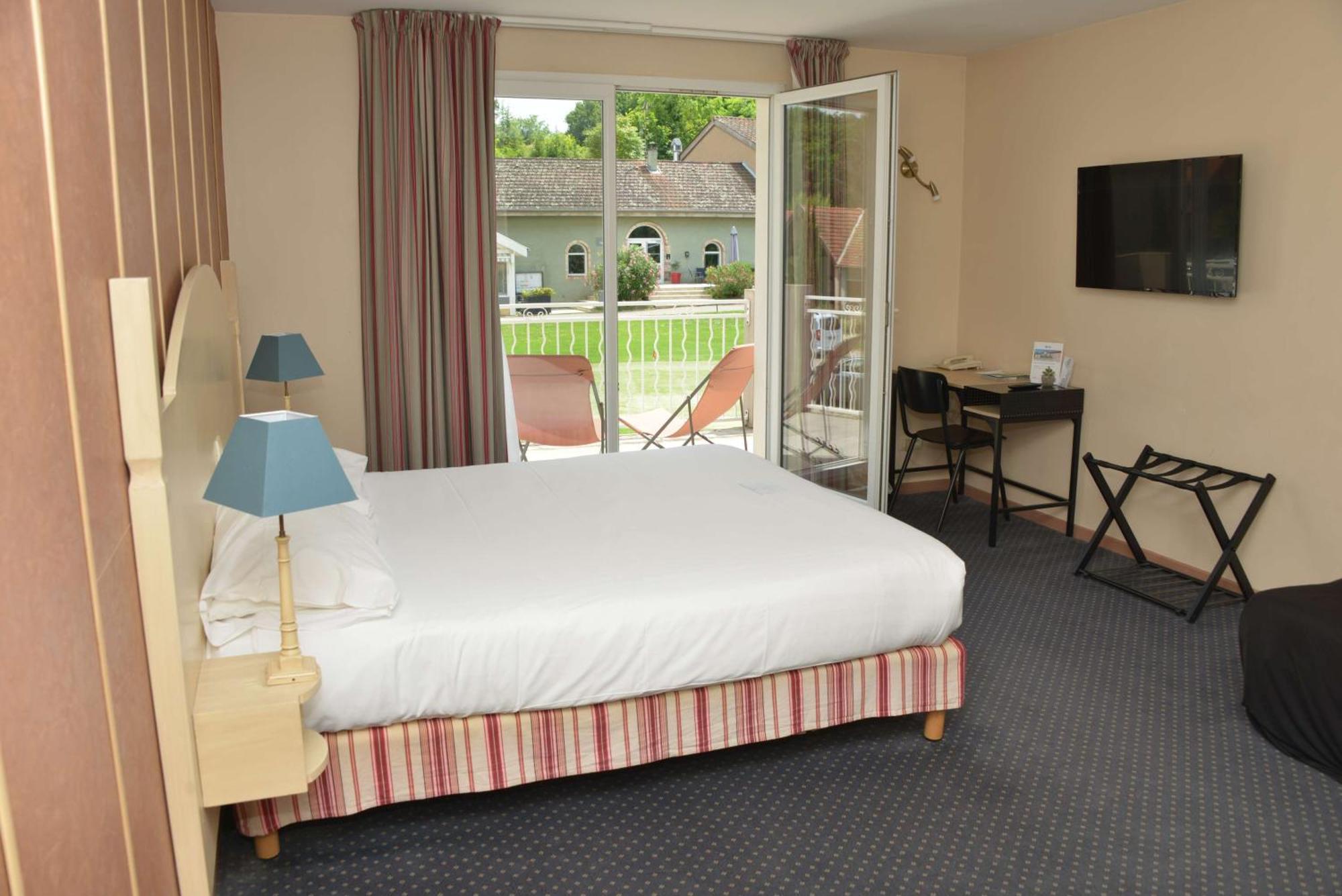 Best Western Golf D'Albon Exterior photo