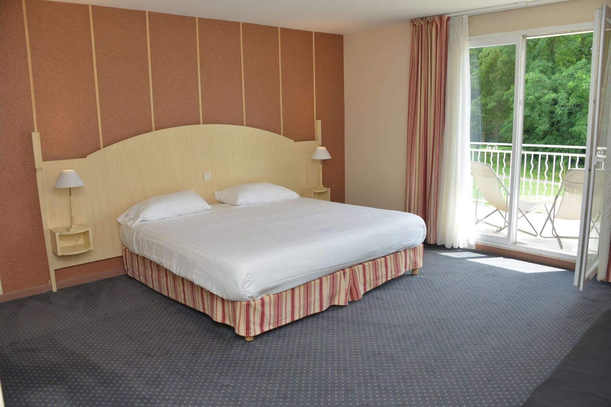 Best Western Golf D'Albon Exterior photo
